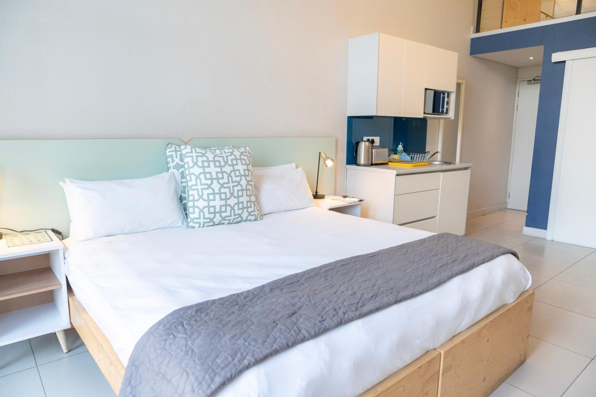 Mojo Hotel & Market Cape Town Room photo